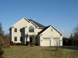 3 Somerset Dr, Andover, MA 01810