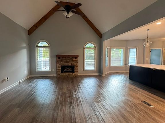 3rd image of 1051 Spartan Ln