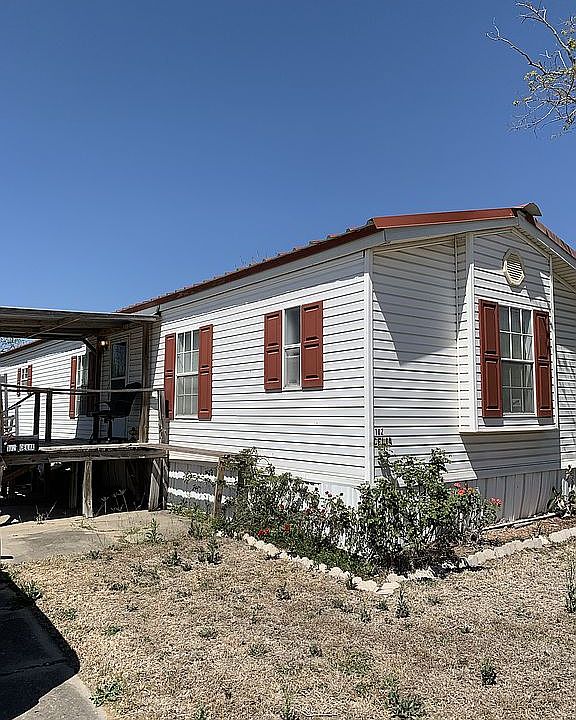 1st image of 102 Celia St