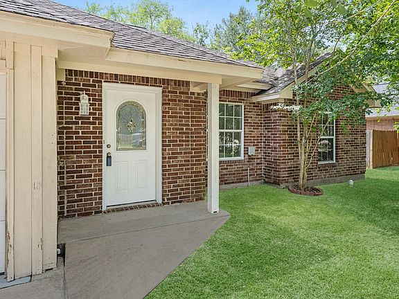 3rd image of 1002 Shell Ave