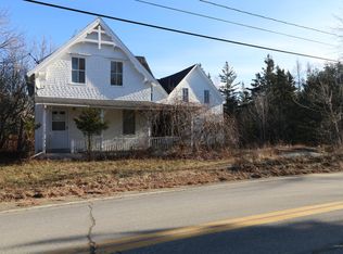 817 Reach Rd, Brooklin, ME 04616