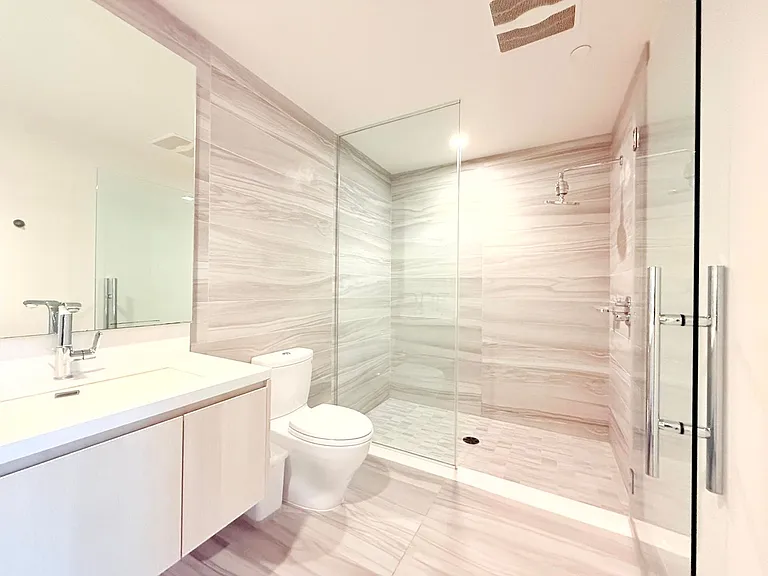 1050 S Grand Ave #1404 — Photo 14