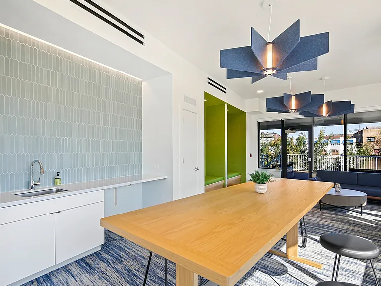 River House Apartments — Photo 40