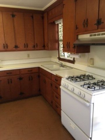 2nd image of 1100 Snowden Dr