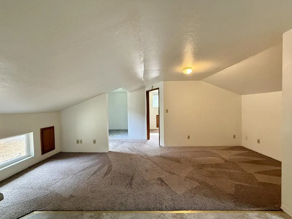 8290 Rogue River Hwy #4 — Photo 3