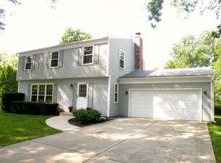 1105 Casa Solana Dr, Wheaton, IL 60189