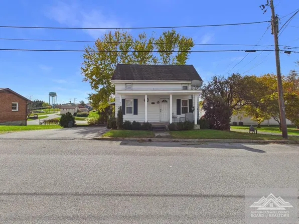 107 W Broadway St, Athens, WV 24712