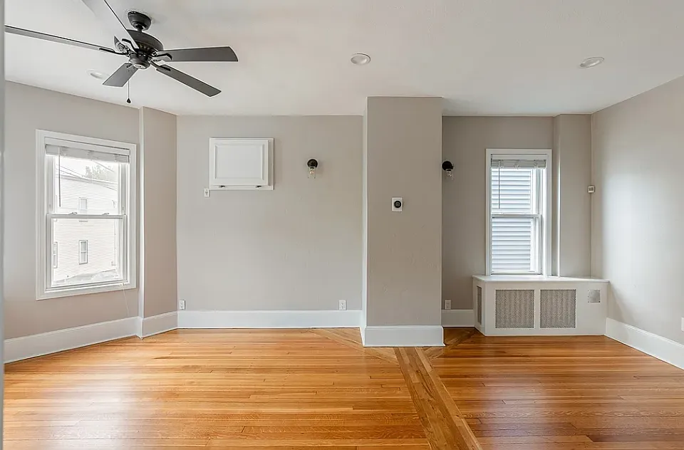 2 bed, 851 sqft, $2,700 — Photo 4