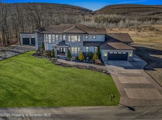 815 Oak St, Eynon, PA 18403