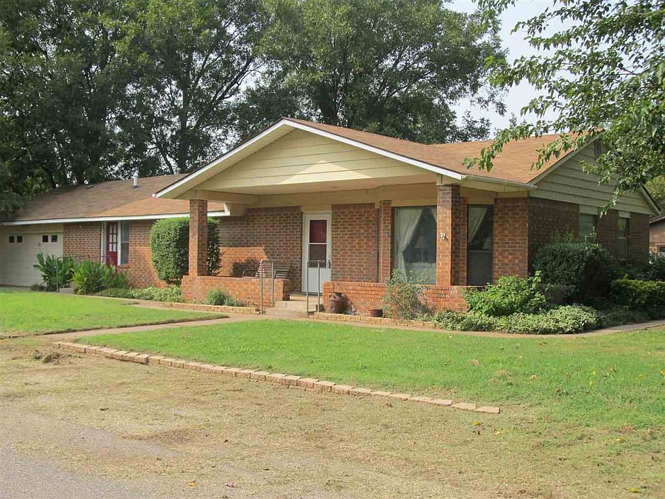1st image of 323 E Texas St