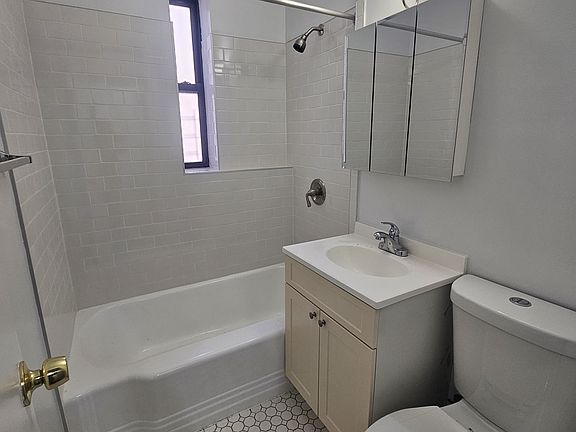 5th image of 2575 Sedgwick Ave APT 7E