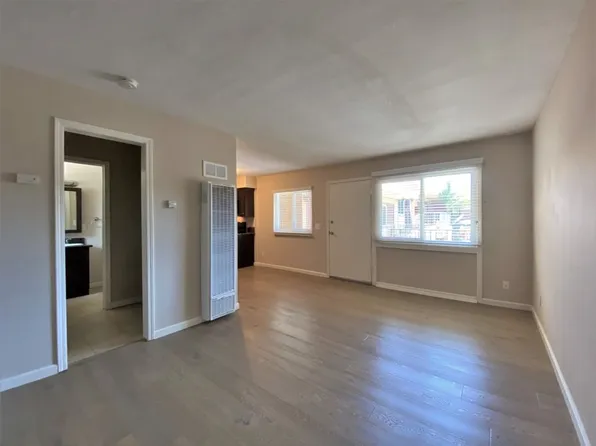 2877 A St #1, San Diego, CA 92102