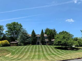 145 Tanglewood Dr, Branchburg, NJ 08876