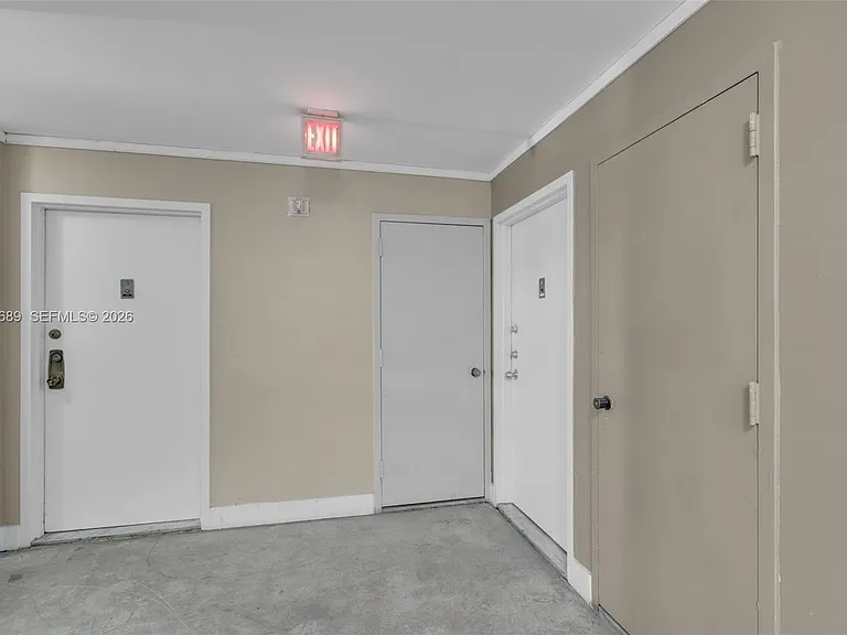 1800 Collins Ave #10F — Photo 4