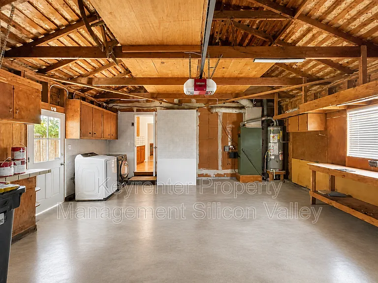1114 Lynn Way — Photo 17