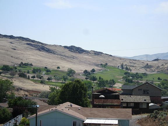 2nd image of 3795 Moorpark Ct