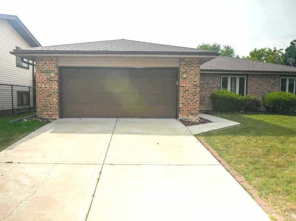 3103 Smoke Tree Ct, Hazel Crest, IL 60429