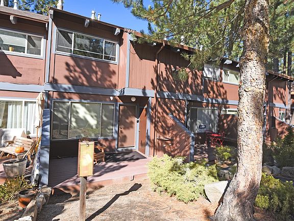 Exterior townhouse
