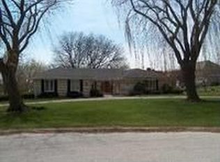 21W611 Glen Park Rd, Glen Ellyn, IL 60137