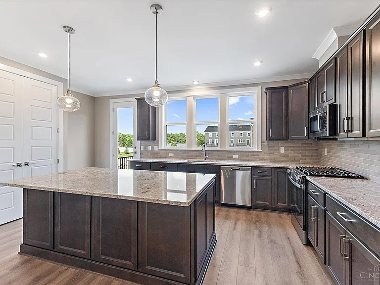 7254 Otley Dr — Photo 9