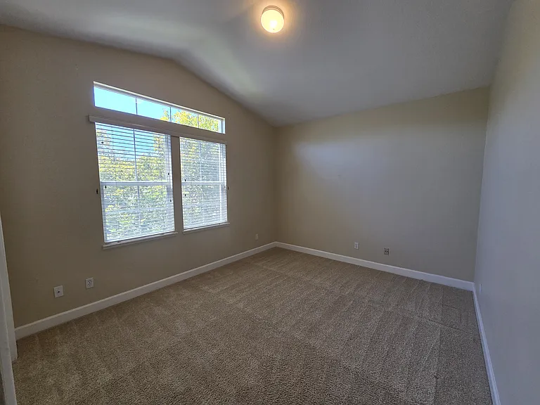 1406 Yukon St — Photo 38