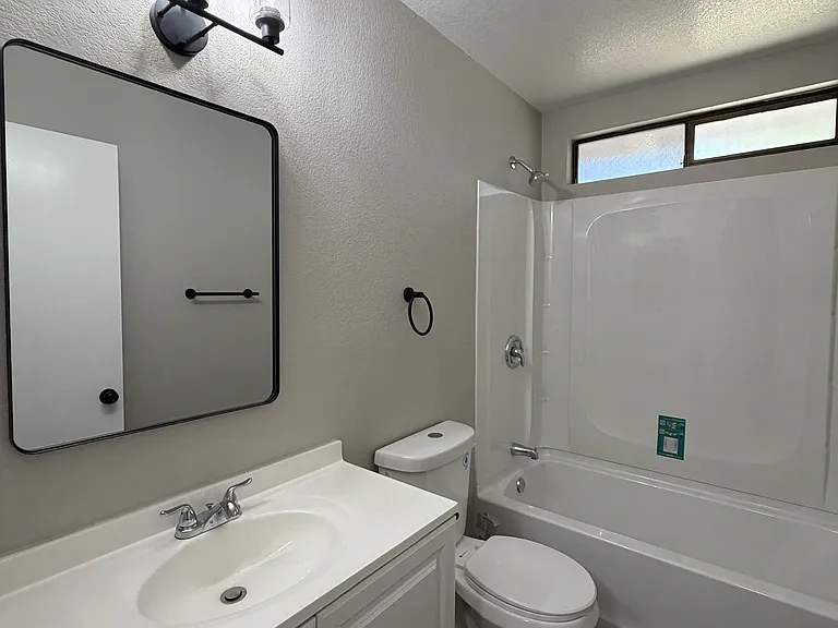 1120 Landreth Ct — Photo 6