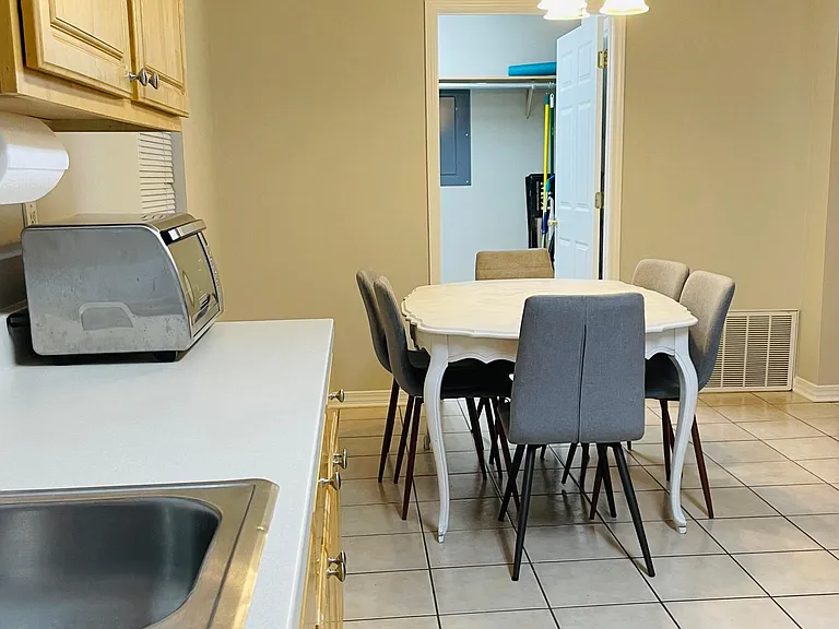 121 Elm Ave SE — Photo 10