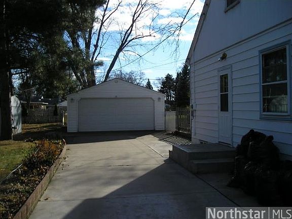 2nd image of 6515 Cloverdale Ave N