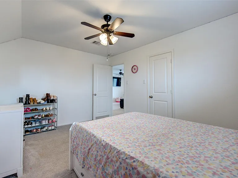 26627 Ledgemont Dr — Photo 26