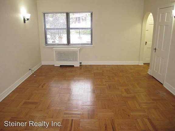 4th image of 125 Baywood Ave APT B3