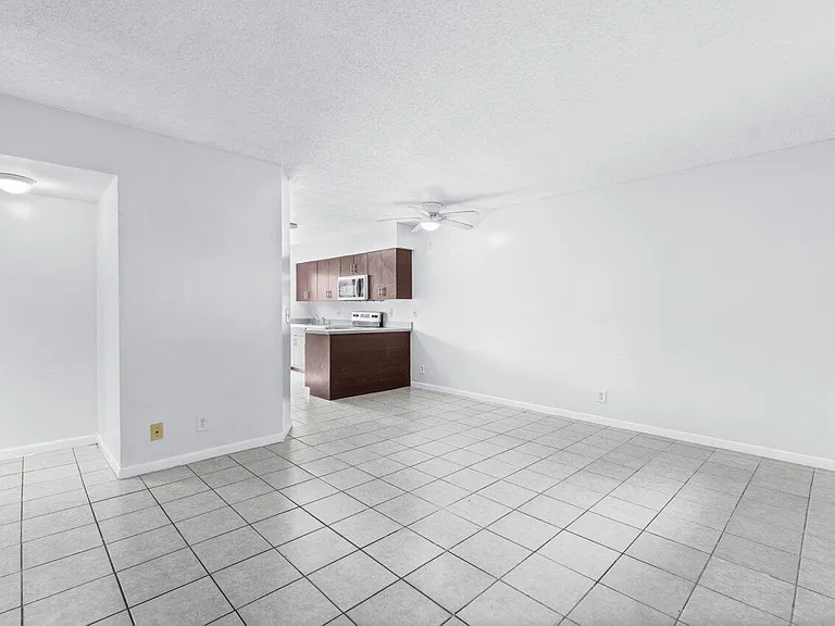 1837 NW 94th Ave — Photo 2