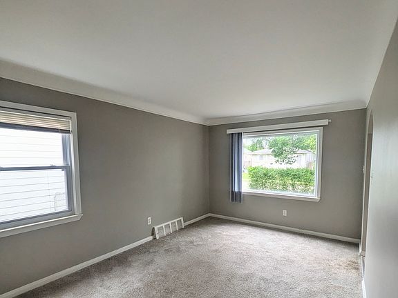 2nd image of 23819 Tawas Ave
