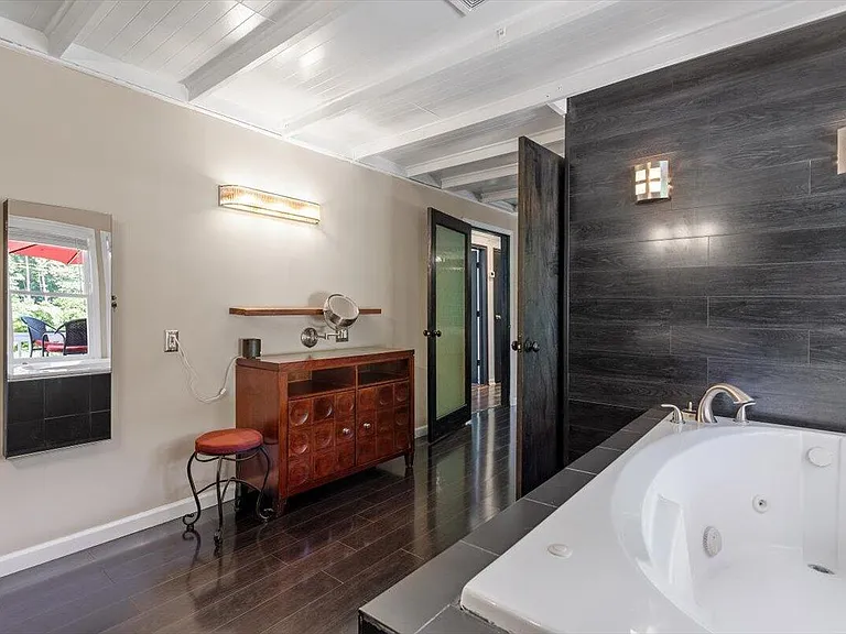 2129 Kelly Rd — Photo 33