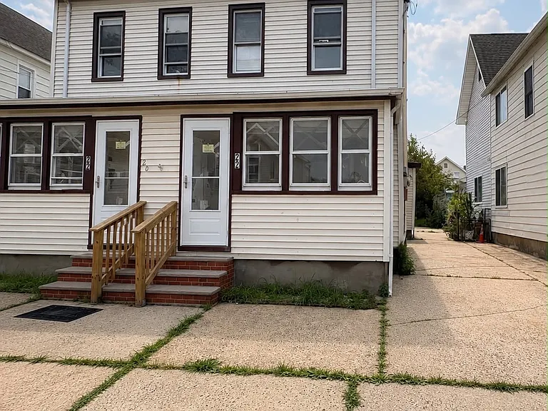 20 Leland Ave — Photo 1
