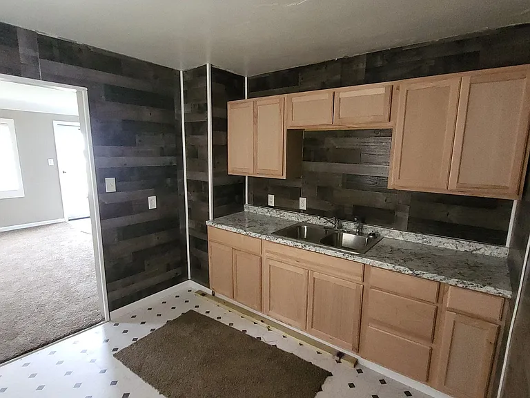 3701 N Whitney Ave — Photo 9