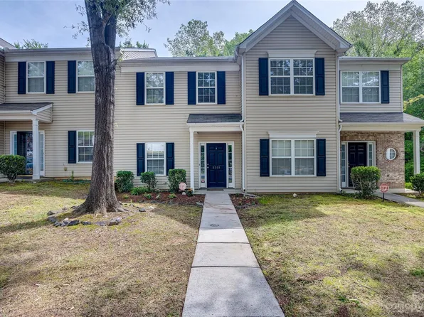 2208 Winthrop Chase Dr, Charlotte, NC 28212