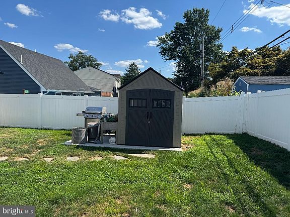 5th image of 57 Greenbrier Rd