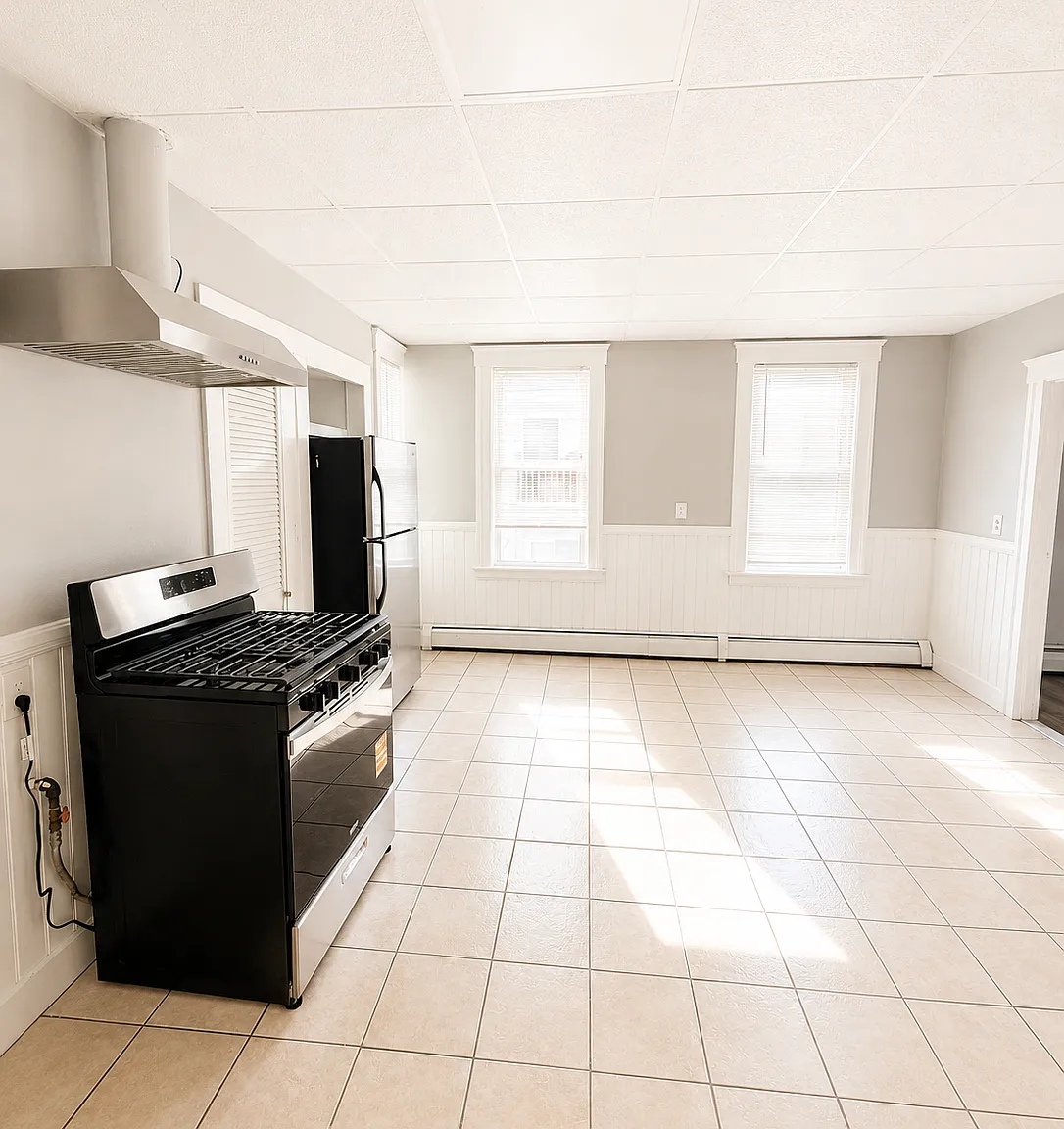 3 bed, 1193 sqft, $2,100 — Photo 4