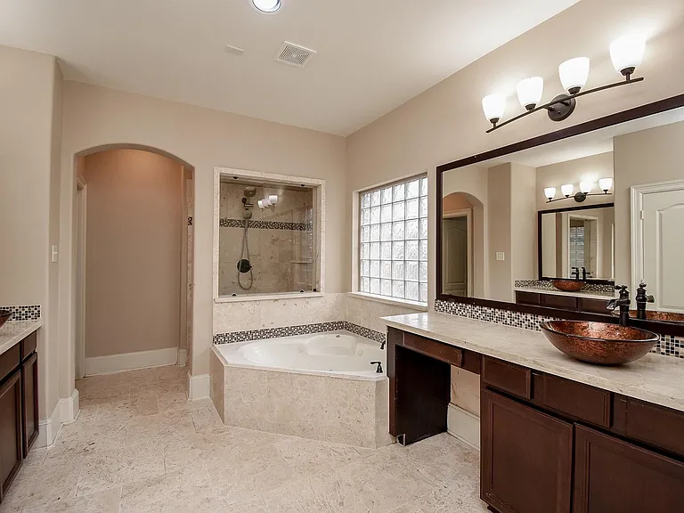 6034 Gracys Landing Ln — Photo 24