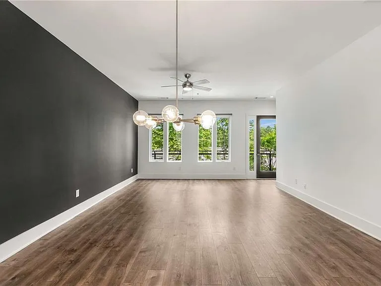 1225 Chelsea Cir NW — Photo 9