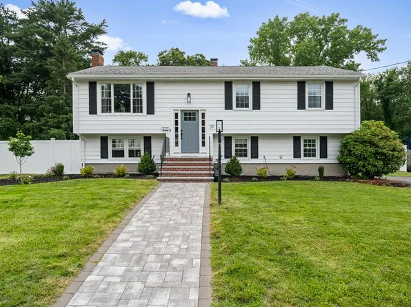 39 Lunar Ave, Braintree, MA 02184