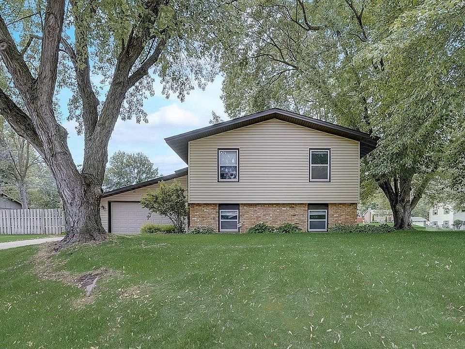 1st image of 2609 Highland Dr
