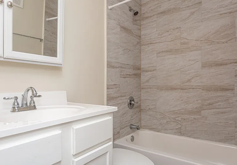 Cedarwood Apartments — Photo 14