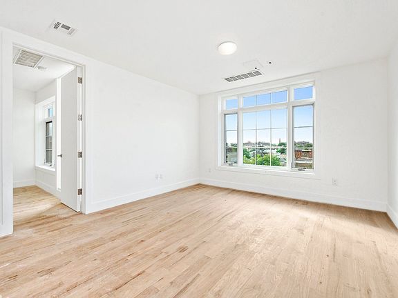 2nd image of 627 De Kalb Ave #7B