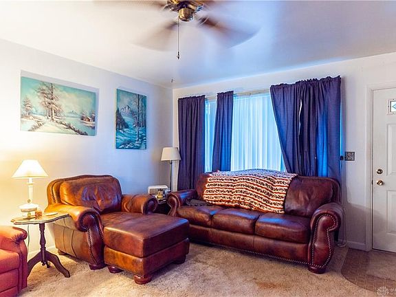 3rd image of 2736 Pinegrove Dr
