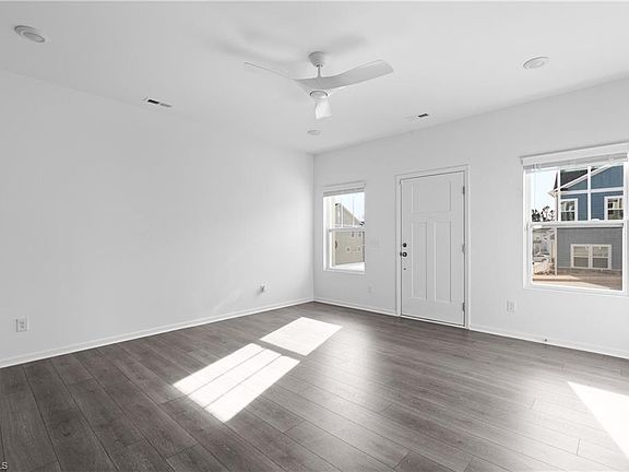 4th image of 1825 Ardmore Commons Dr