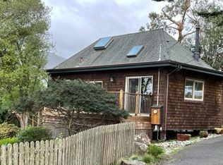 391 6th St, Montara, CA 94037