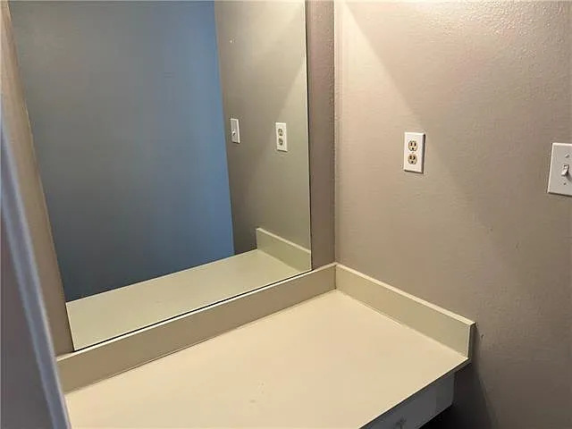 4037 Georgetown Dr — Photo 18