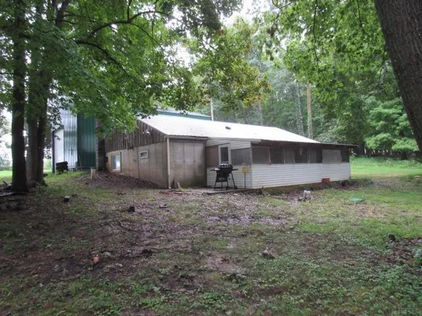 18623 Dales Ford Rd, Scotch Grove, IA 52310
