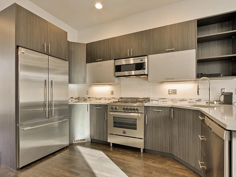 1036 W 37th Ave — Photo 14